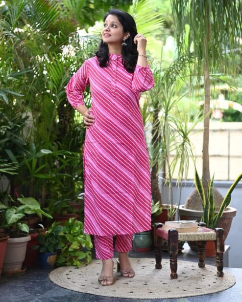 Pink Leheriya Kurti With Pant