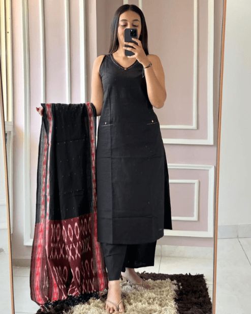 Cotton Black Sleeveless Kurti Set