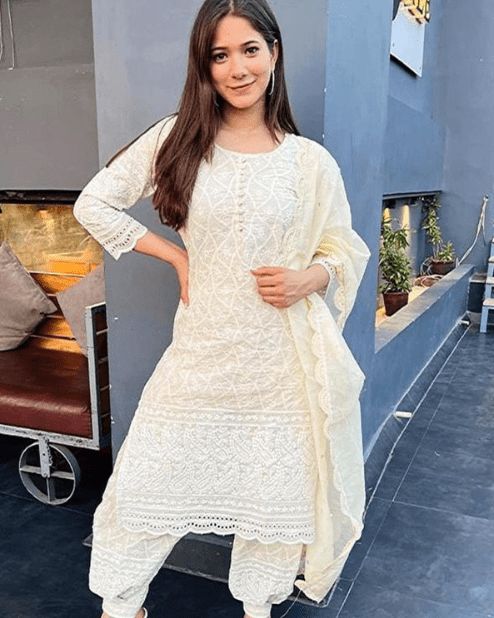 White Cotton Chikankari Embroidery Kurti Set